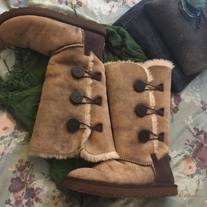 UGG Australia Bailey Button Triplet boots size 8